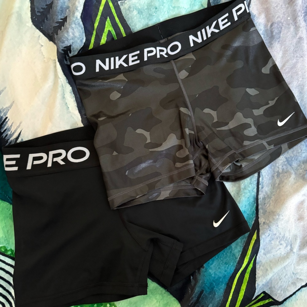 Set of TWO Nike Pro Shorts 3”